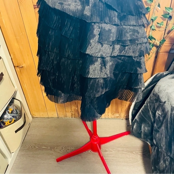 CALVIN KLEIN classy black formal cocktail dress size 14 with ruffles v-neck - Picture 7 of 8